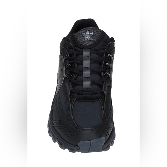 Adidas Sneakers. Size 6. - Picture 2 of 6